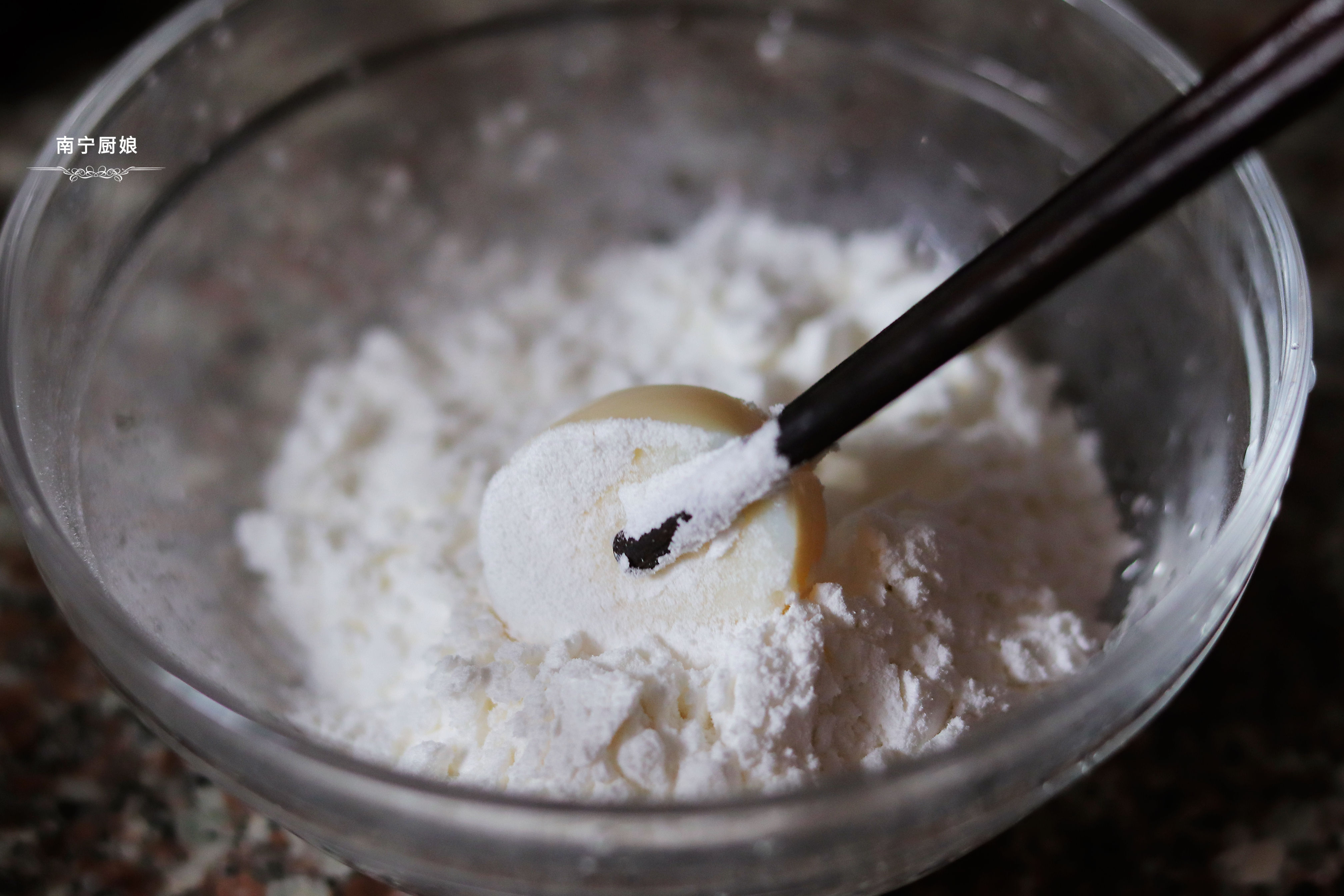 燒日本豆腐時加入一把蔥，沒想到如此美味，不愧是老保姆的拿手菜