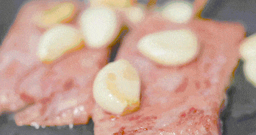 这个午餐肉，100%鲜肉制作，猪肉含量≥90%，真正