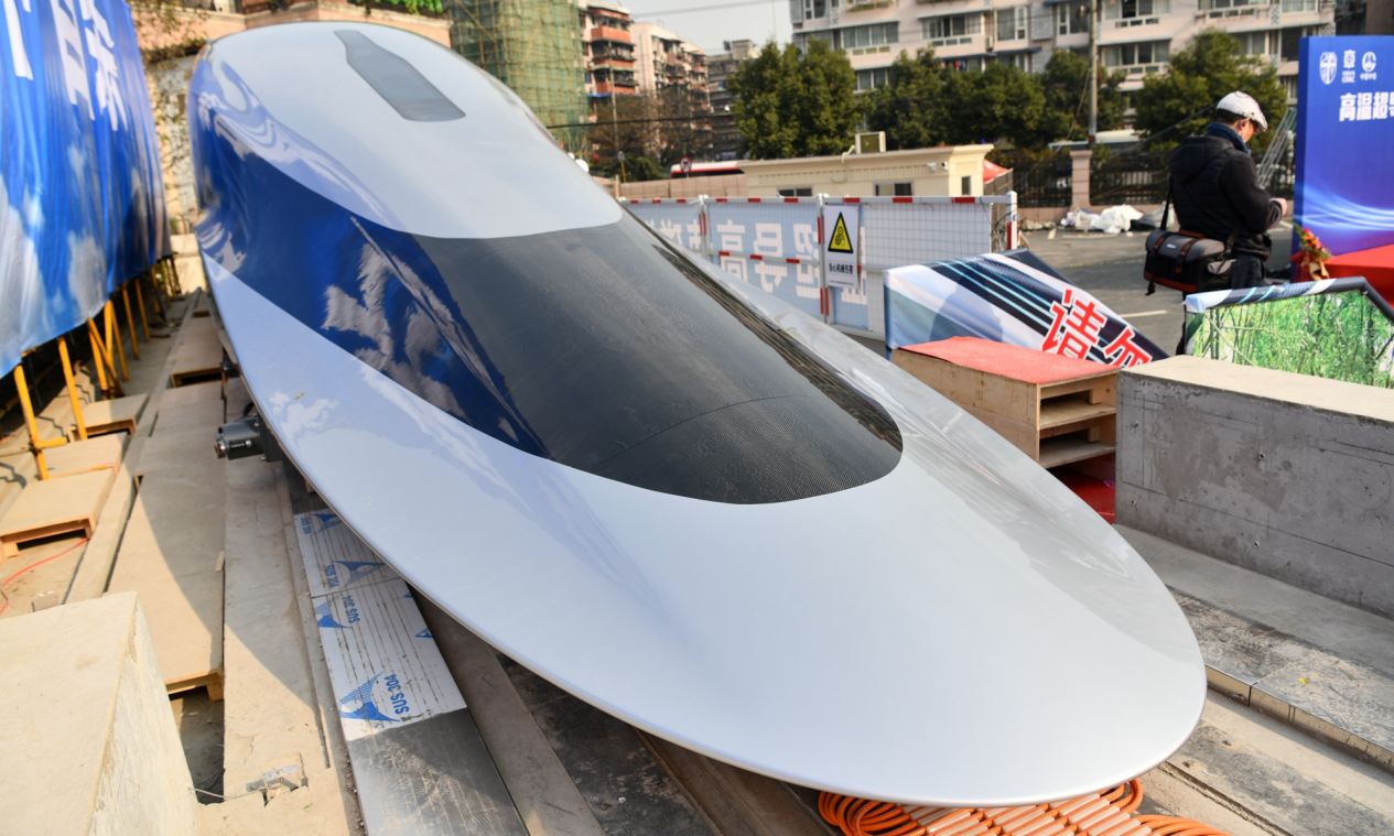 美媒终于服气：中国磁浮列车实现新突破，时速620公里堪比飞机