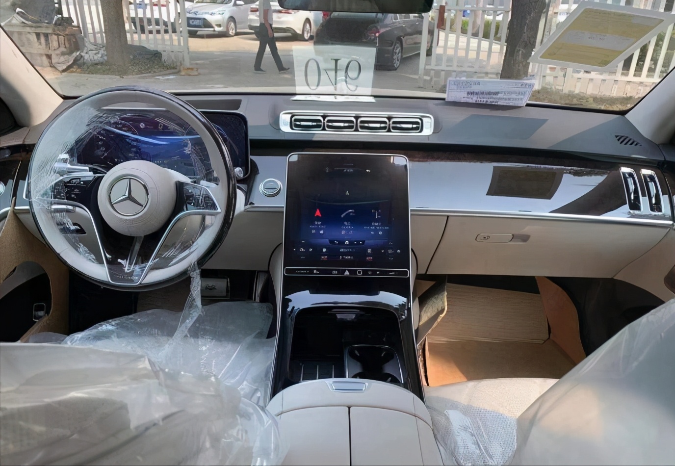首批换代版"迈巴赫s480"到店,内饰比s级还奢华