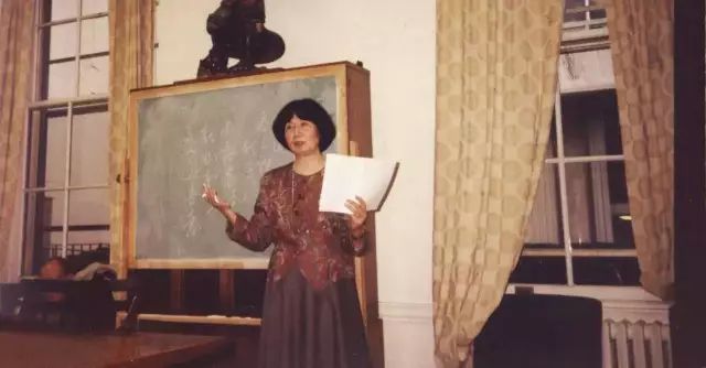 穿裙子的中国士大夫叶嘉莹：95岁裸捐3500万的低调“网红”