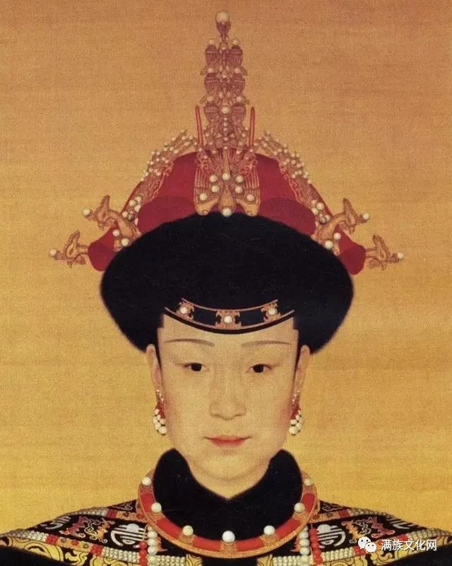 满族耳饰习俗：一耳三钳