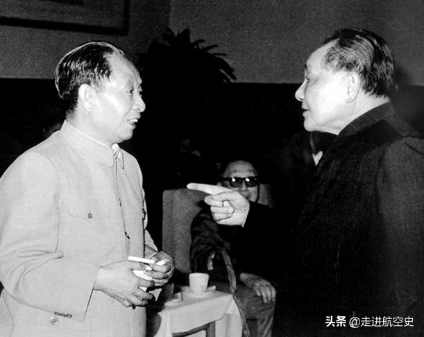 1981年，就任军委主席的小平，手握475万军队决策
