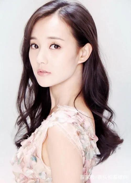 Li Yitong is high-definition mobile phone wallpaper