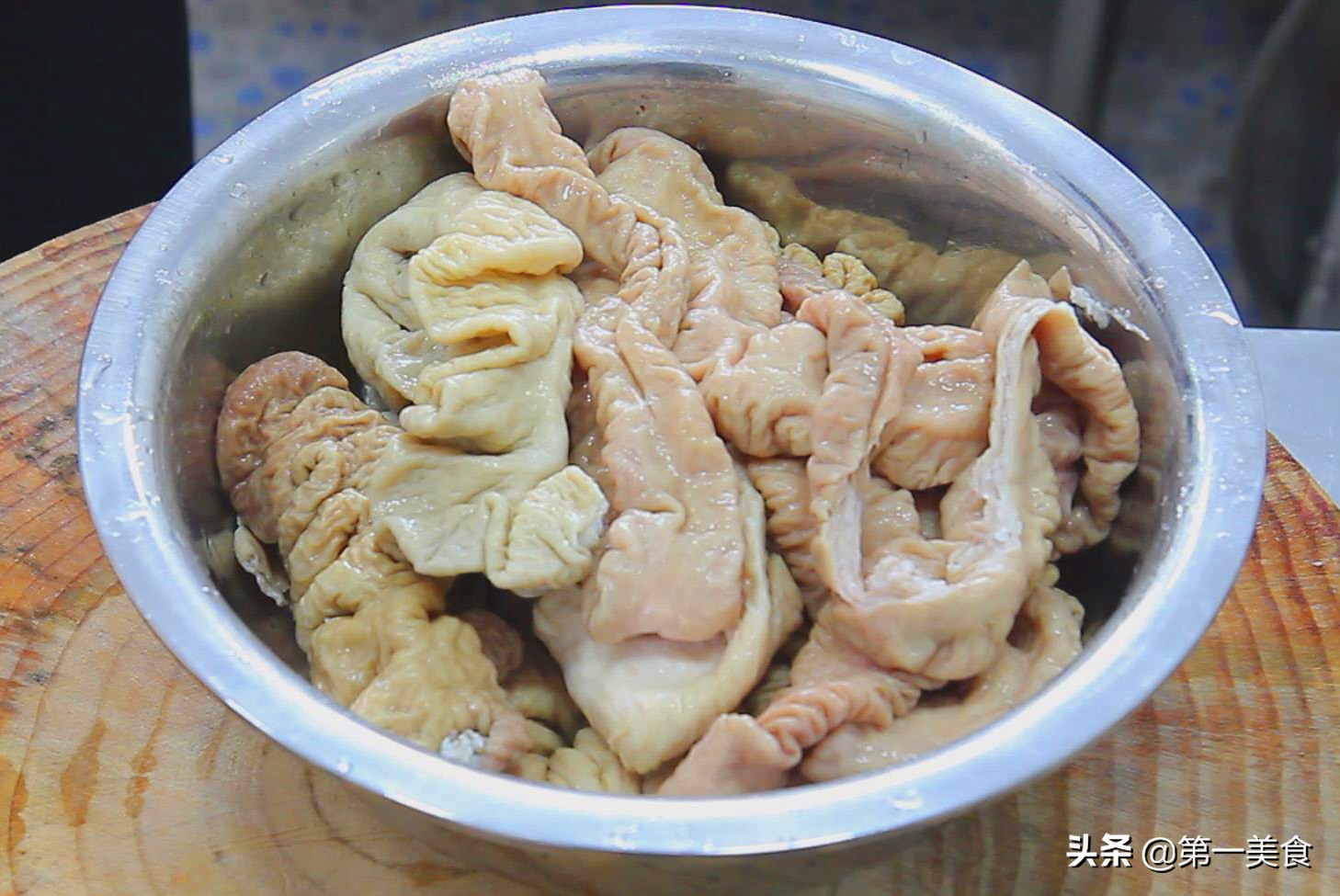 图片[2]-干锅肥肠掌握这个技巧 肥肠鲜香酥脆 不老不嫩 连吃两碗米饭-起舞食谱网