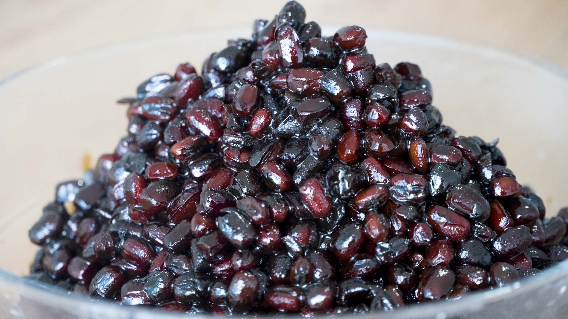 教你在家做正宗家常紅豆糕，色香味全，簡單易學，孩子看了流口水