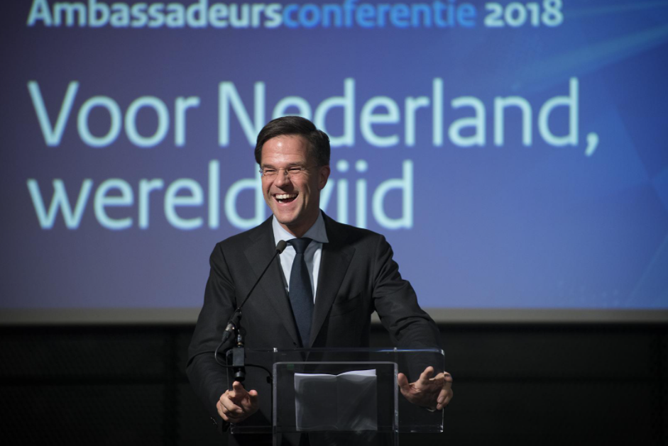 荷蘭只能靠群體免疫？ 發明2分鐘吹氣檢測的儀器，推廣卻屢屢出錯