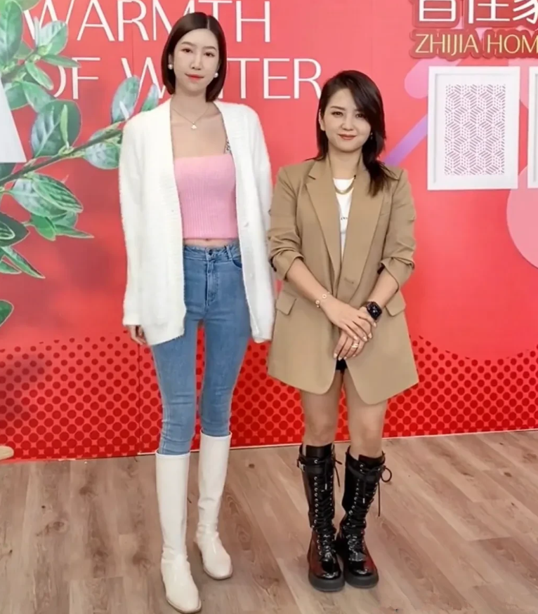 34岁何洁气质被网红碾压，穿长靴腿粗显矮胖，身