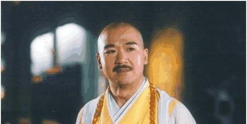 她是阳顶天之妻，也是成昆的师妹，自尽一瞬间