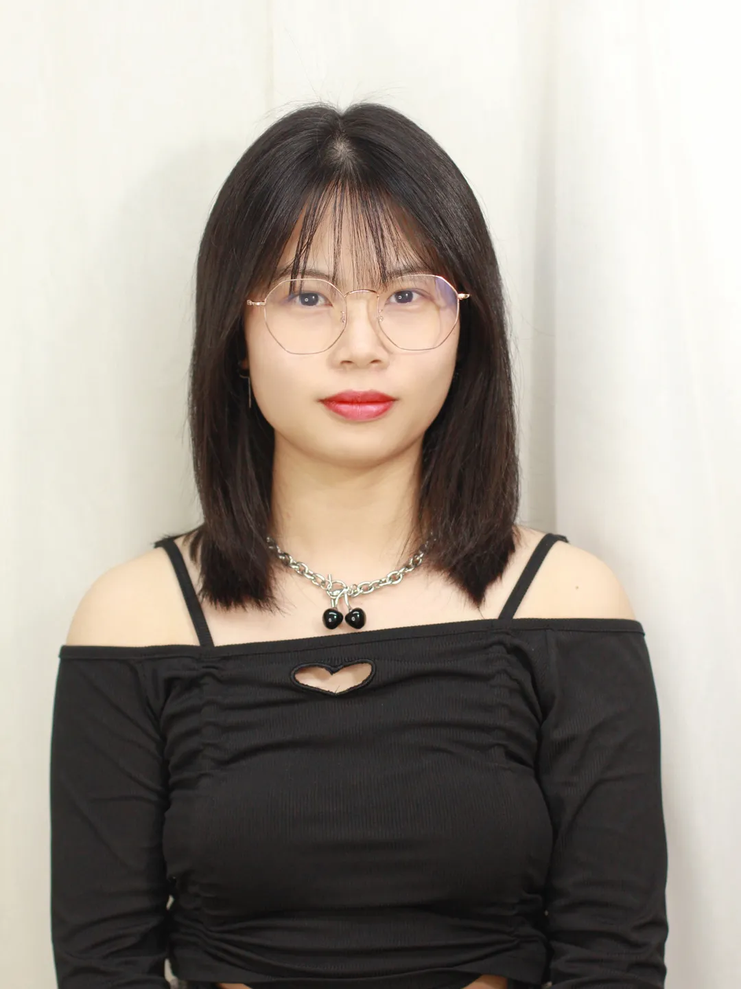 女生長期戴眼鏡與不戴眼鏡,到底有什么區別?