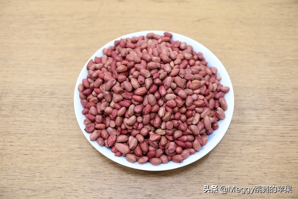 自制花生酱香浓味香，烙个千层饼层次分明又柔软，好吃易消化