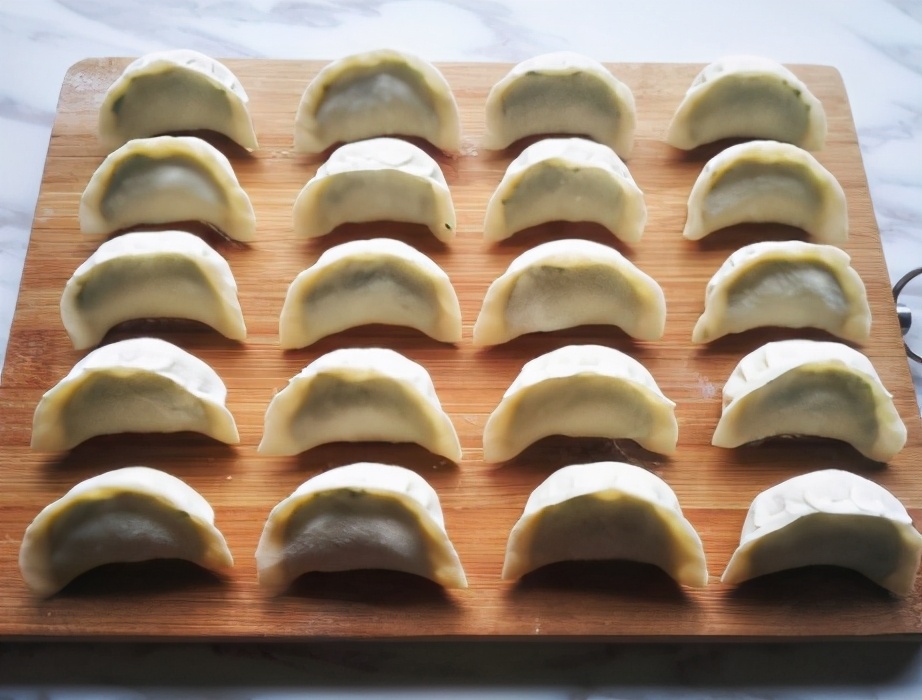 图片[5]-荠菜馅饺子的做法步骤图 饺子鲜香十足且多汁-起舞食谱网