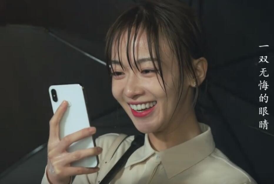 求求演员们，做烤瓷牙颜色悠着点，“夜光牙齿