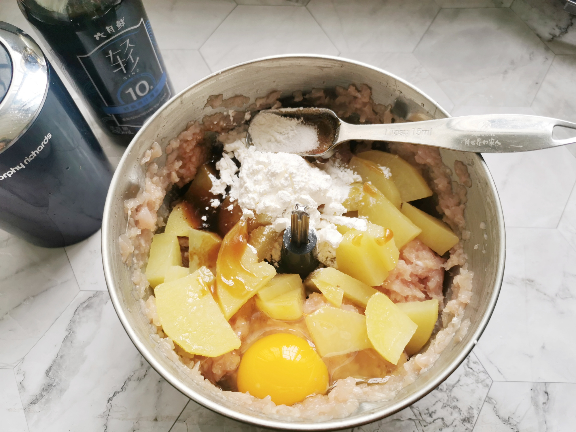 1塊雞肉1個土豆，自製低脂麥樂雞塊，無需油炸，比麥當勞的好吃