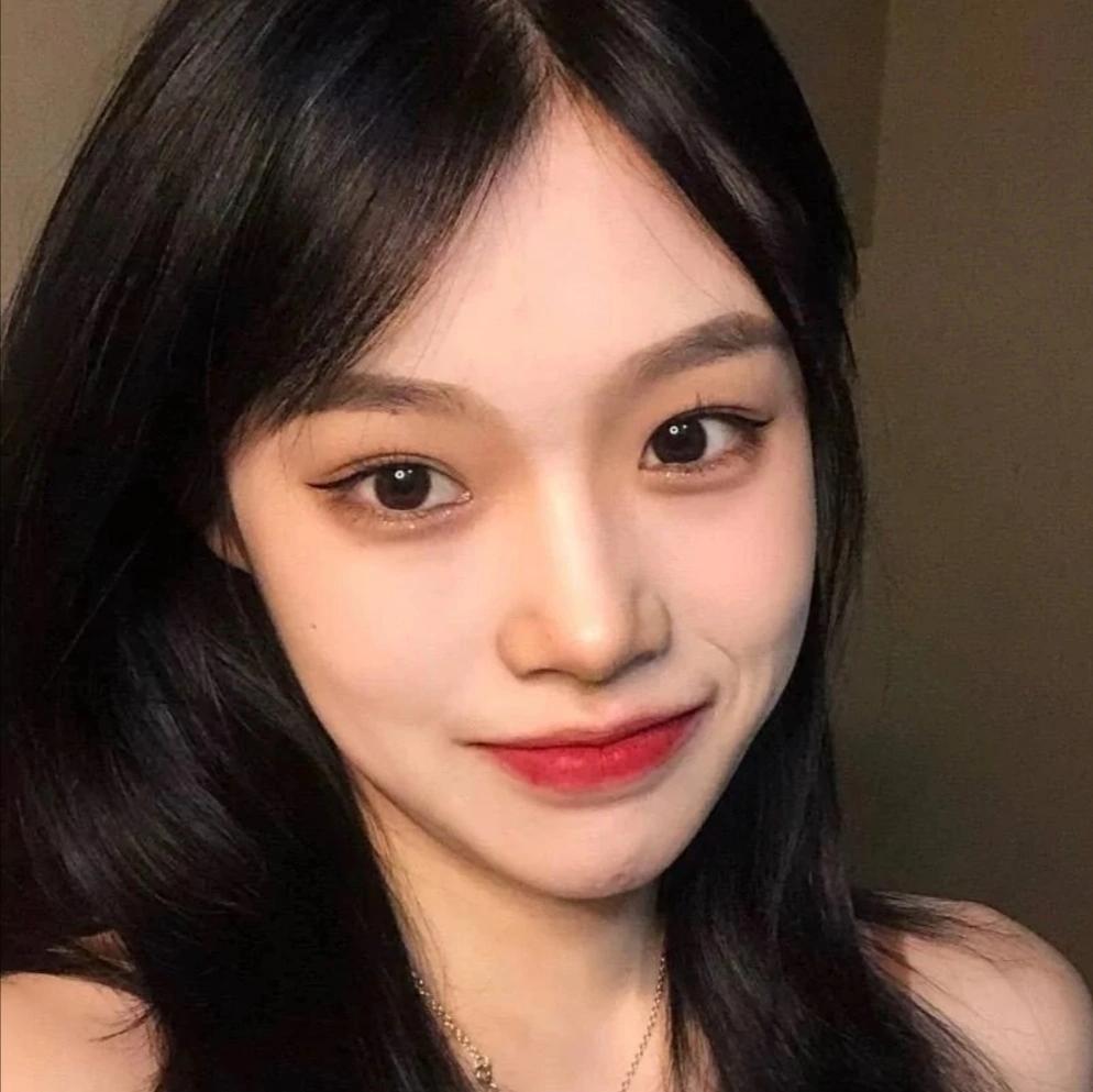 皮到挨打的沙雕文案：好看的锁骨千篇一律，有趣的肚子弹来弹去