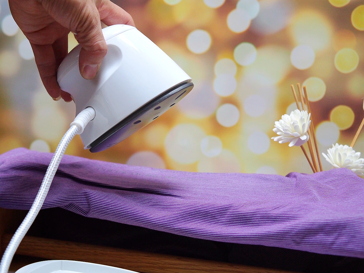 传统熨烫机变身小巧时尚玩物飞乐思纳米蒸汽小熨斗