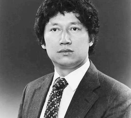 31小伙娶大他38岁的美国富婆为妻，继承其上亿资