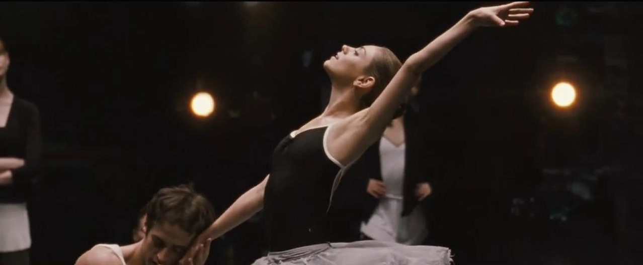 《黑天鹅》：完美的不只是舞蹈，更是人性的完全释放
