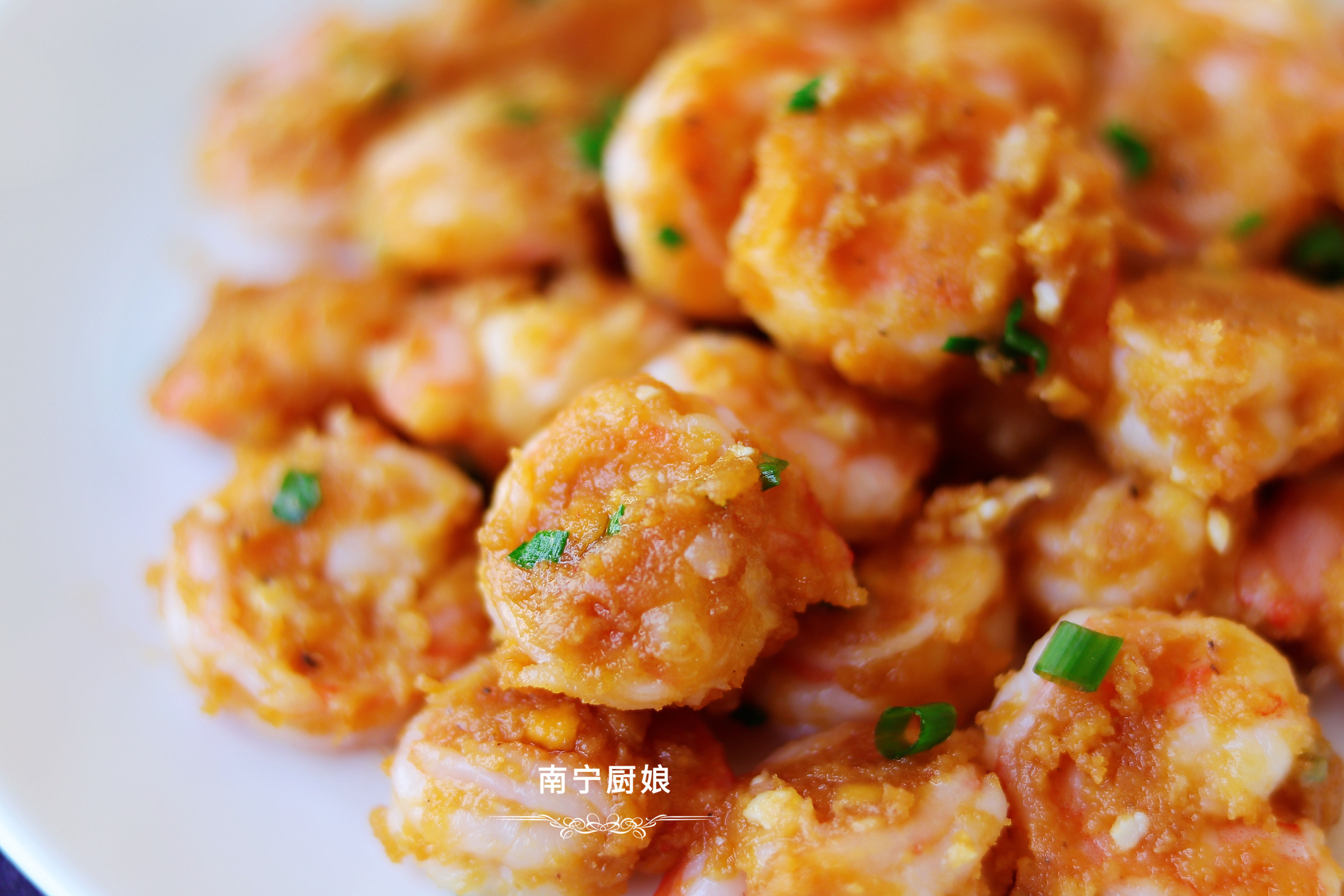 教你沒吃過的蝦仁新做法，一周吃7次都不膩，一次做一大盤不夠吃