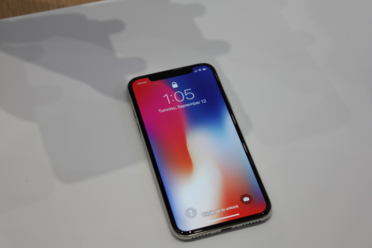 为何很多人仍在用着iPhone X，主要是太经久耐用了？