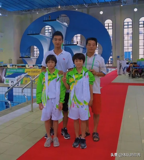 太可爱了！全红婵3年前照片曝光，巨星潜质凸显，看着像个男孩子