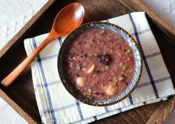 熬腊八粥有讲究，巧搭配营养高，教你做法，香浓黏稠，好喝又健康
