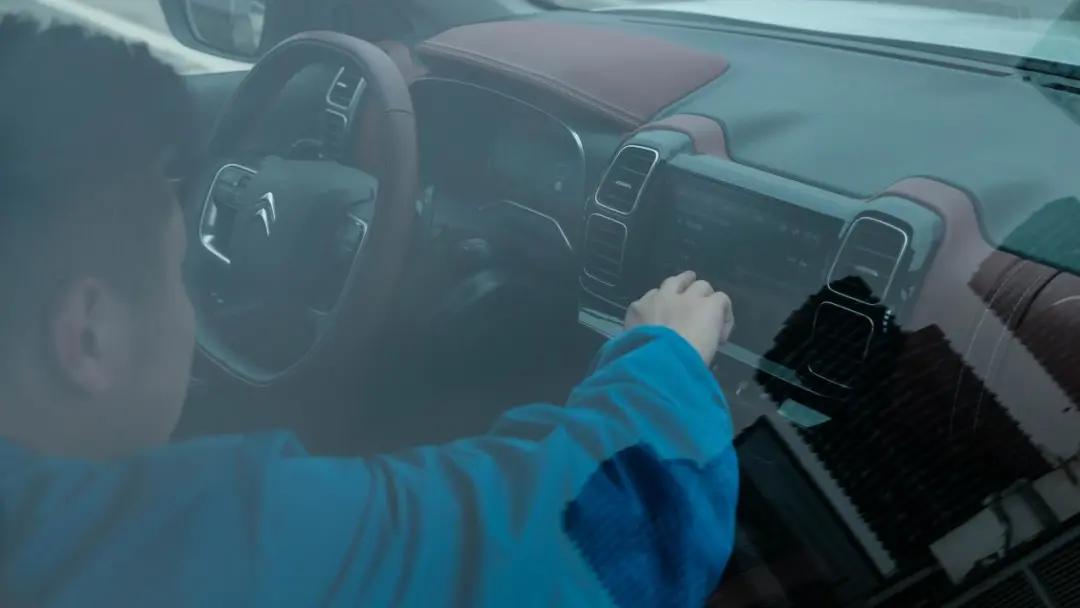 性能堪比3.0T，这台20来万的合资插混SUV值得买