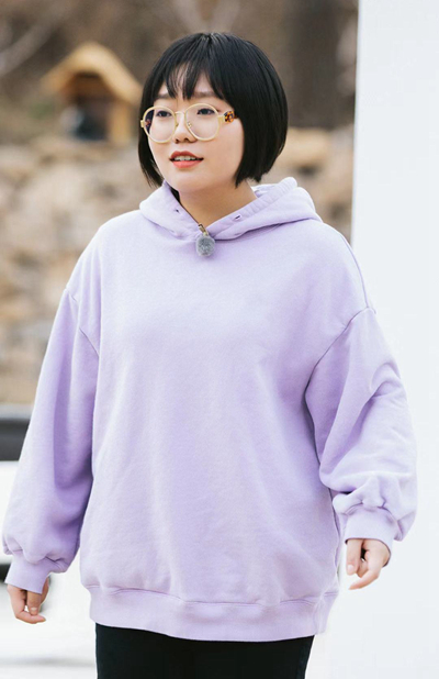 北大才女，逆袭人生的李雪琴，为何能在吴亦凡事件中虎口脱险？