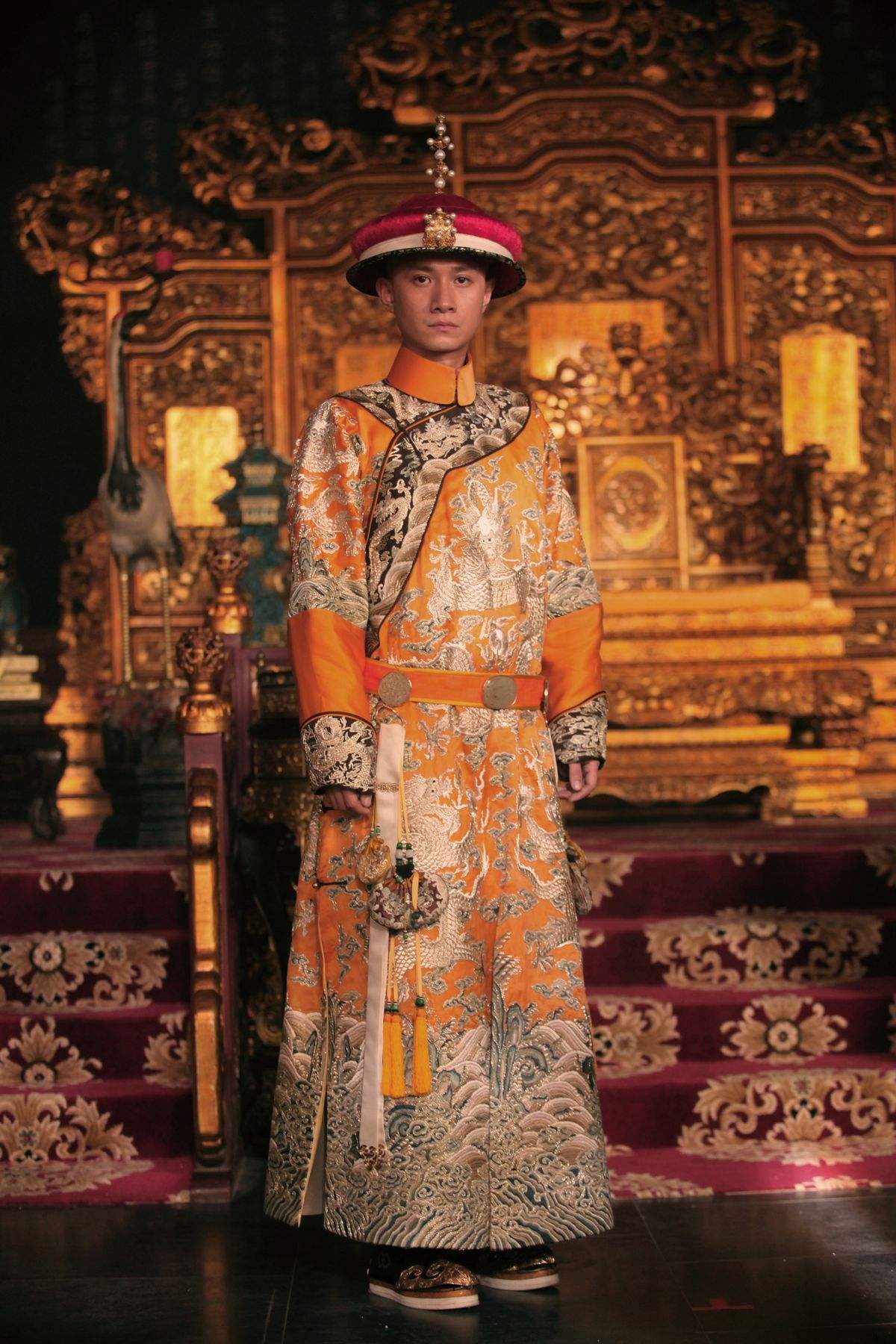 清朝皇帝的衣柜传统的剥离与再融一件龙袍承载一个时代的缩影