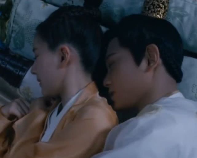 传闻中的陈芊芊：芊芊韩烁和离，雨中坐地悲痛