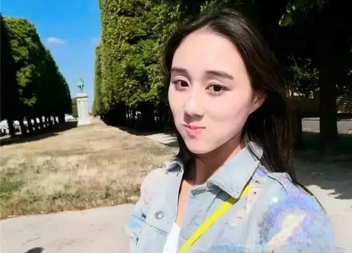 靠3条家规教育17个子女，何鸿燊是怎么做到的？