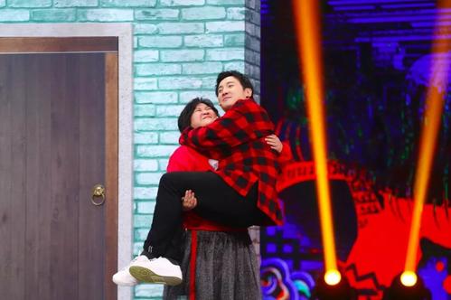 有谢娜沈腾李诞加盟，新节目《笑起来真好看》