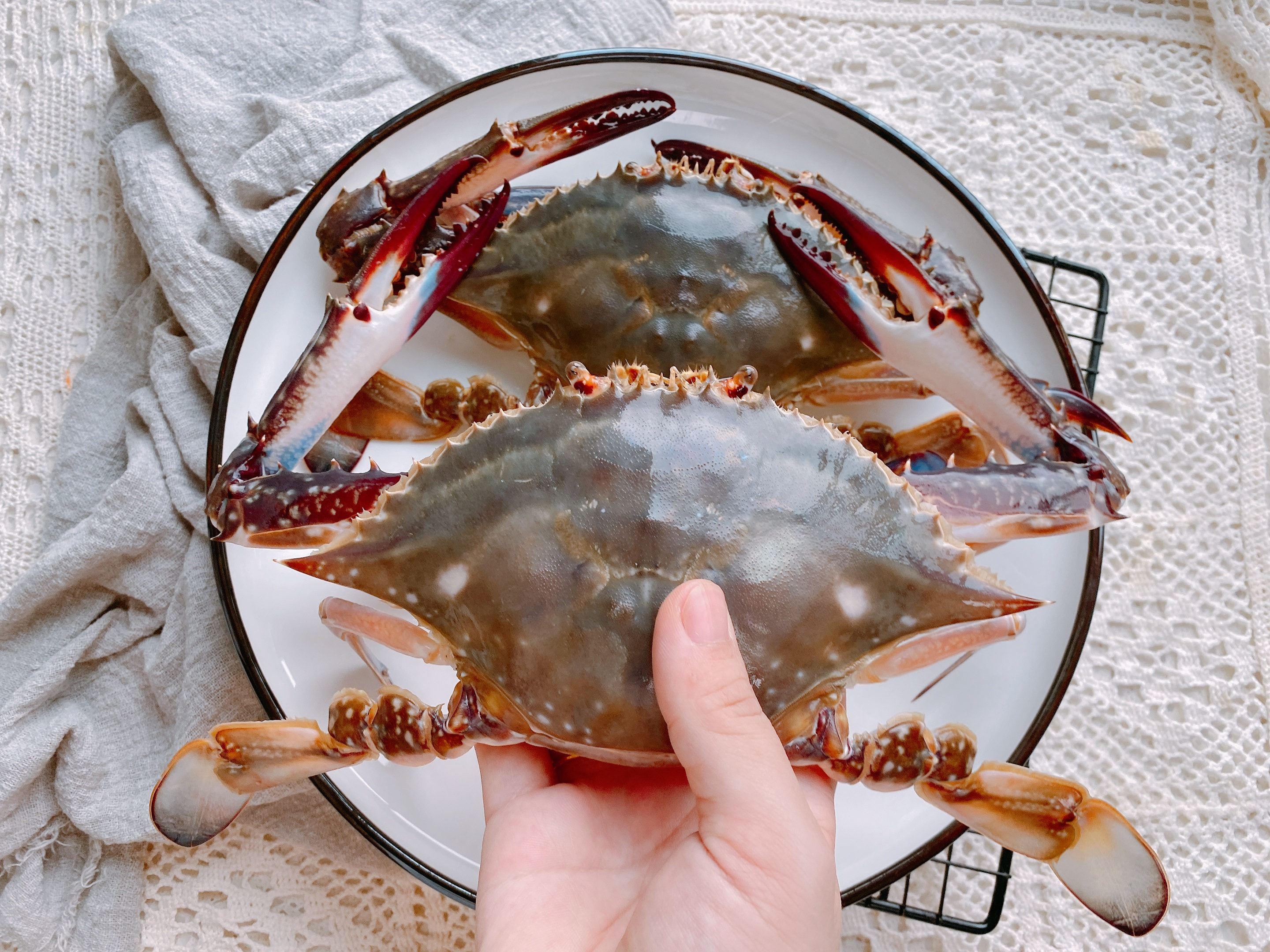 江浙沪时令菜“葱油梭子蟹”，掌握2点，肉质细嫩，鲜得掉眉毛