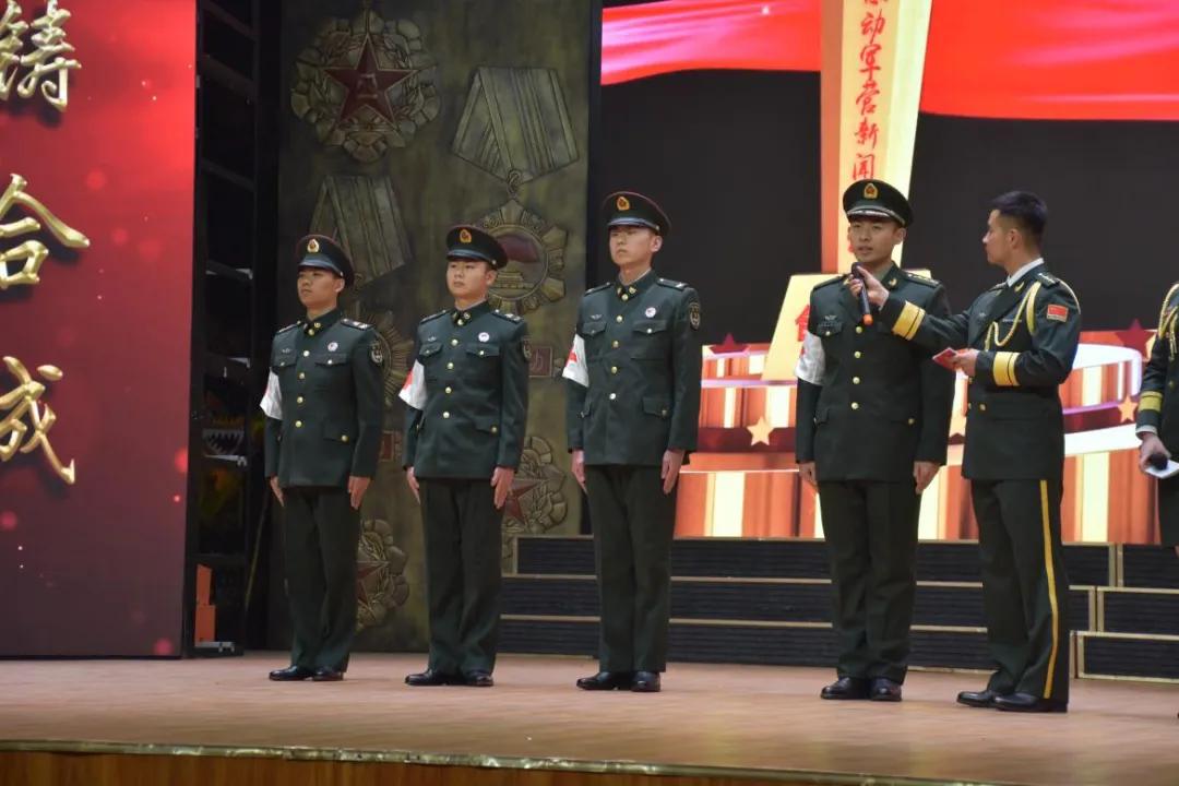 ���Ƚ����á��侯<a href=http://www.cngansu.cn/news/ target=_blank class=infotextkey>����</a>�ܶӰ���֧�� | ½����82���ž�ĳ��