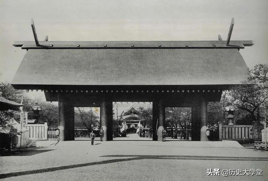 日本戰(zhàn)敗投降后，麥克阿瑟為何放棄燒毀日本的靖國神社