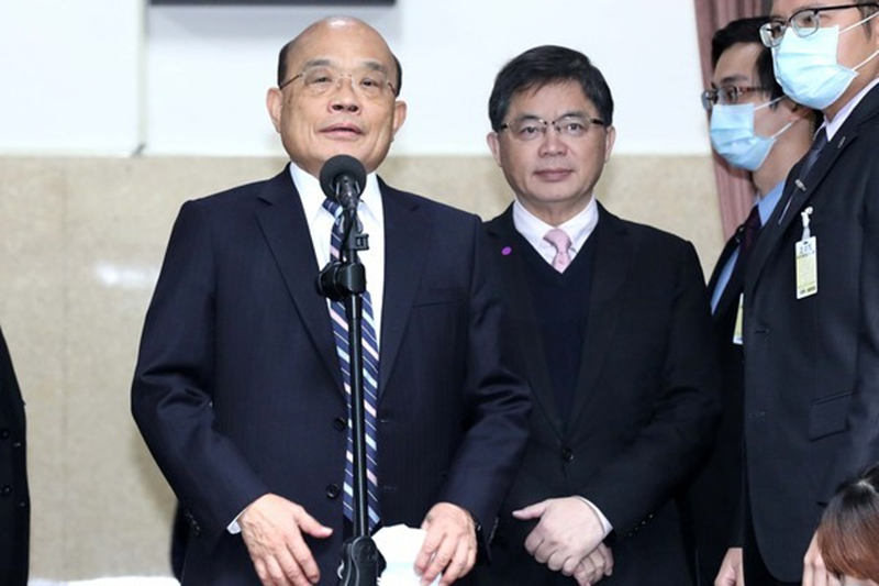 給蔡英文�穿龍袍�後，這家媒體慘遭�報復�