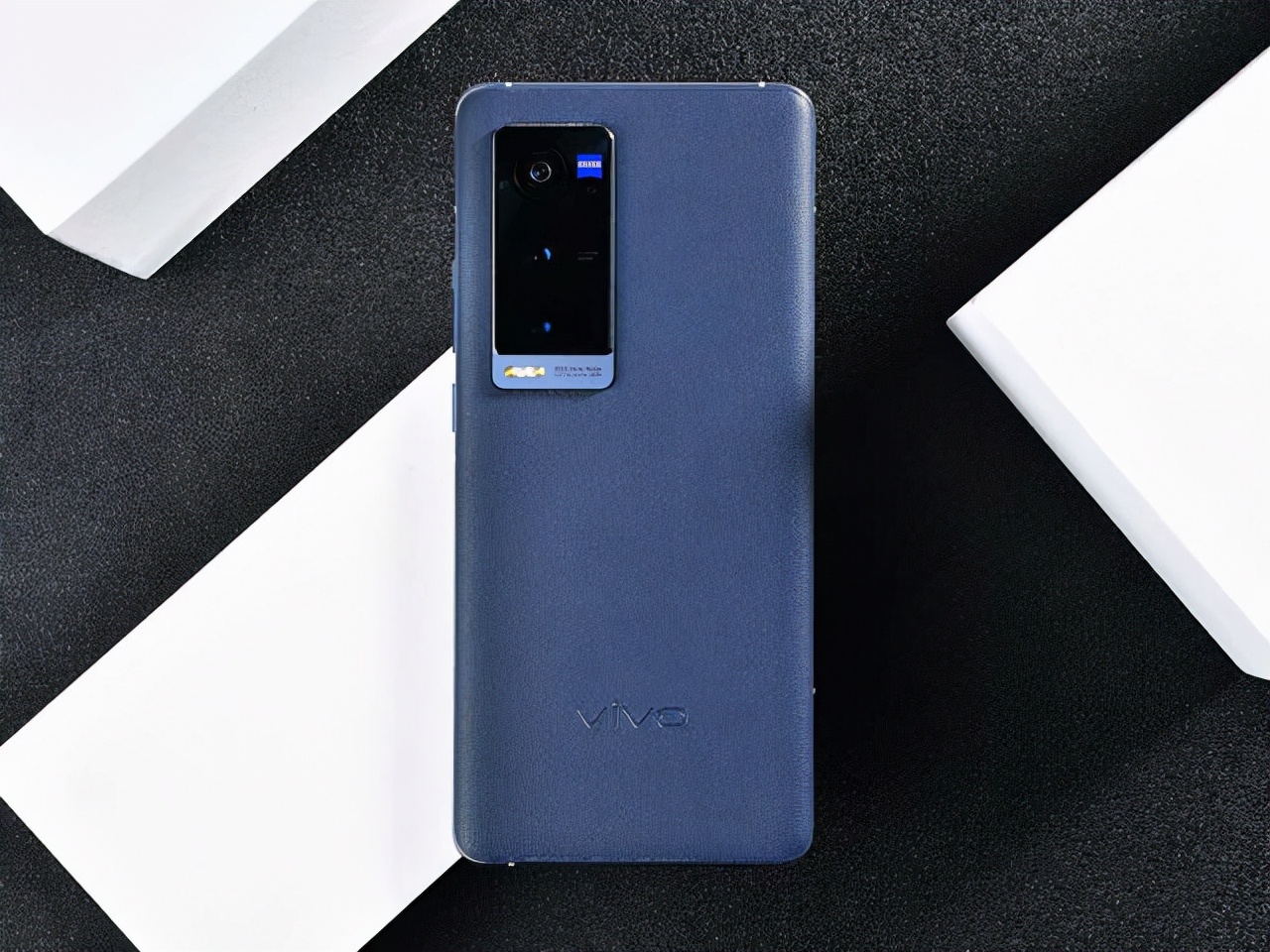 vivo X70超大杯将至，虽有骁龙888 Plus芯片，但续航快充不如子品牌