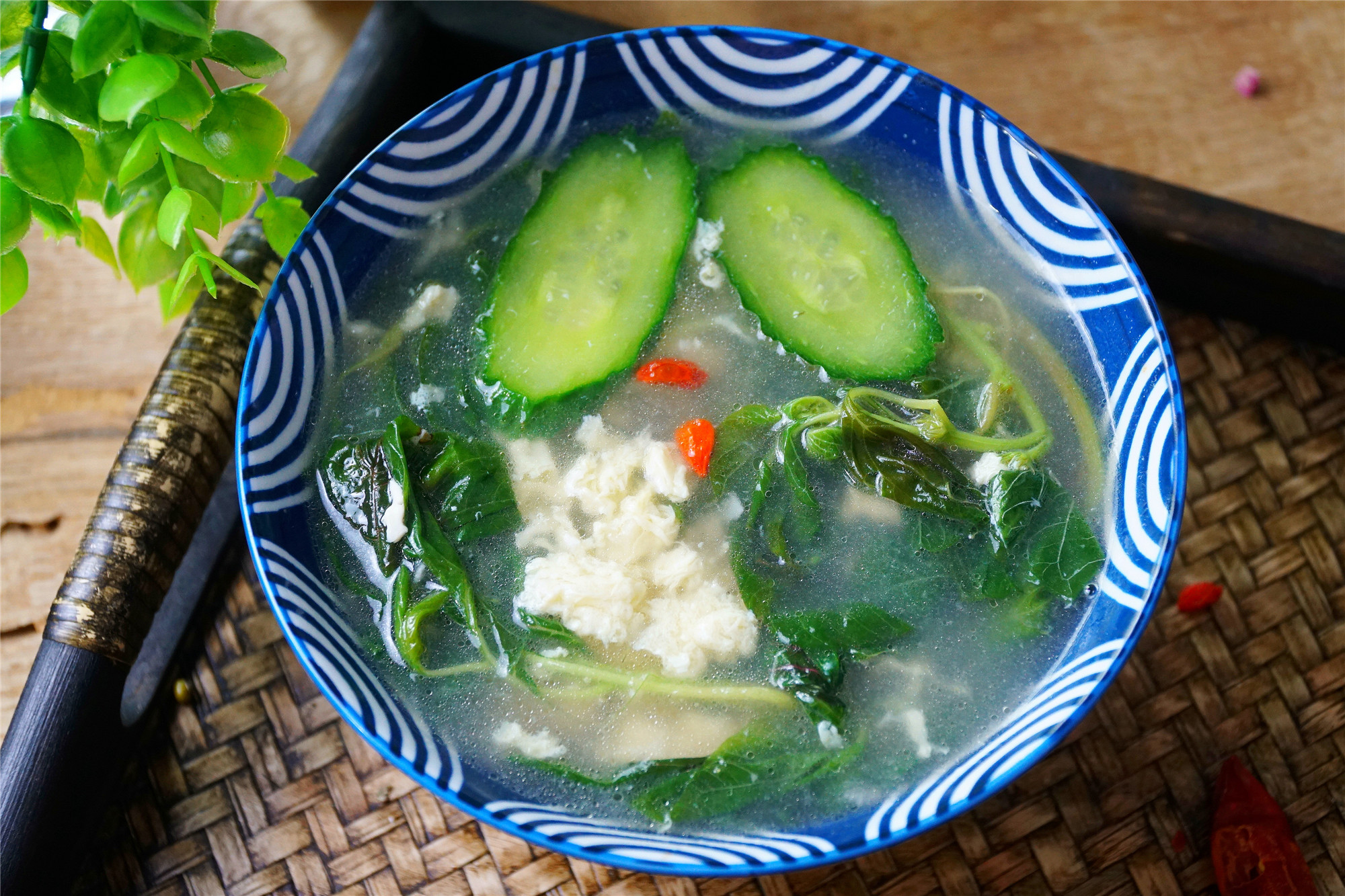 夏至前后，推荐8道适合盛夏喝的汤，补充营养还解暑，平安入伏