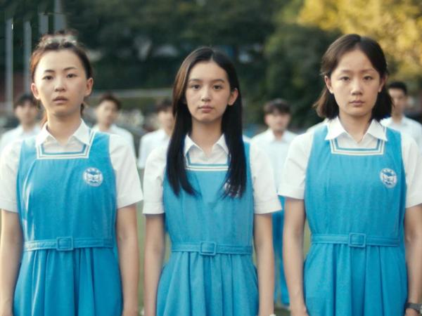 《少年的你》胡小蝶的一个小细节，其实暗示了