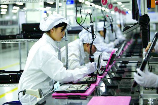 曾被牵着鼻子走的中国制造，已超美日德总和，为何还要搞制造业？