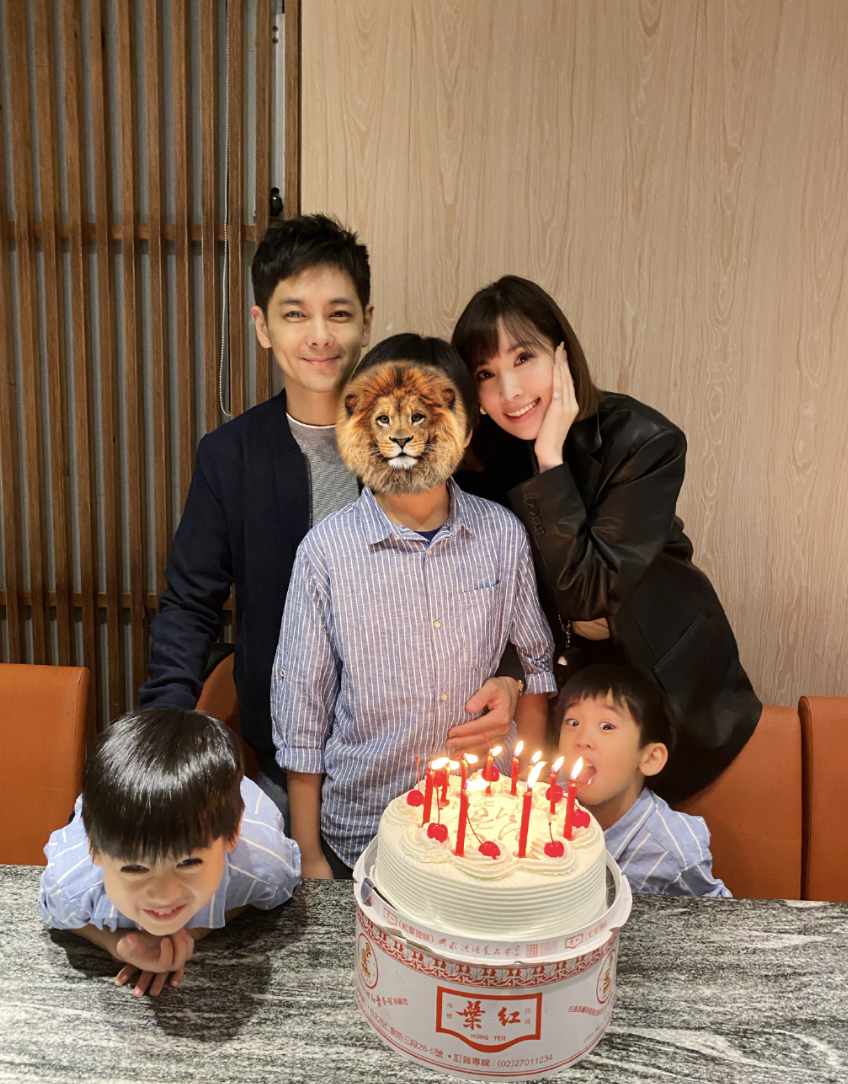 林志穎曬4歲雙胞胎兒子學漢字，雙子星寫複雜的繁體字，字跡工整