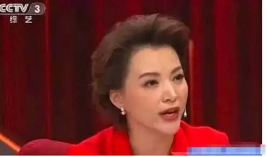 “公式相声”登上央视，姜昆冯巩打出90多分，这