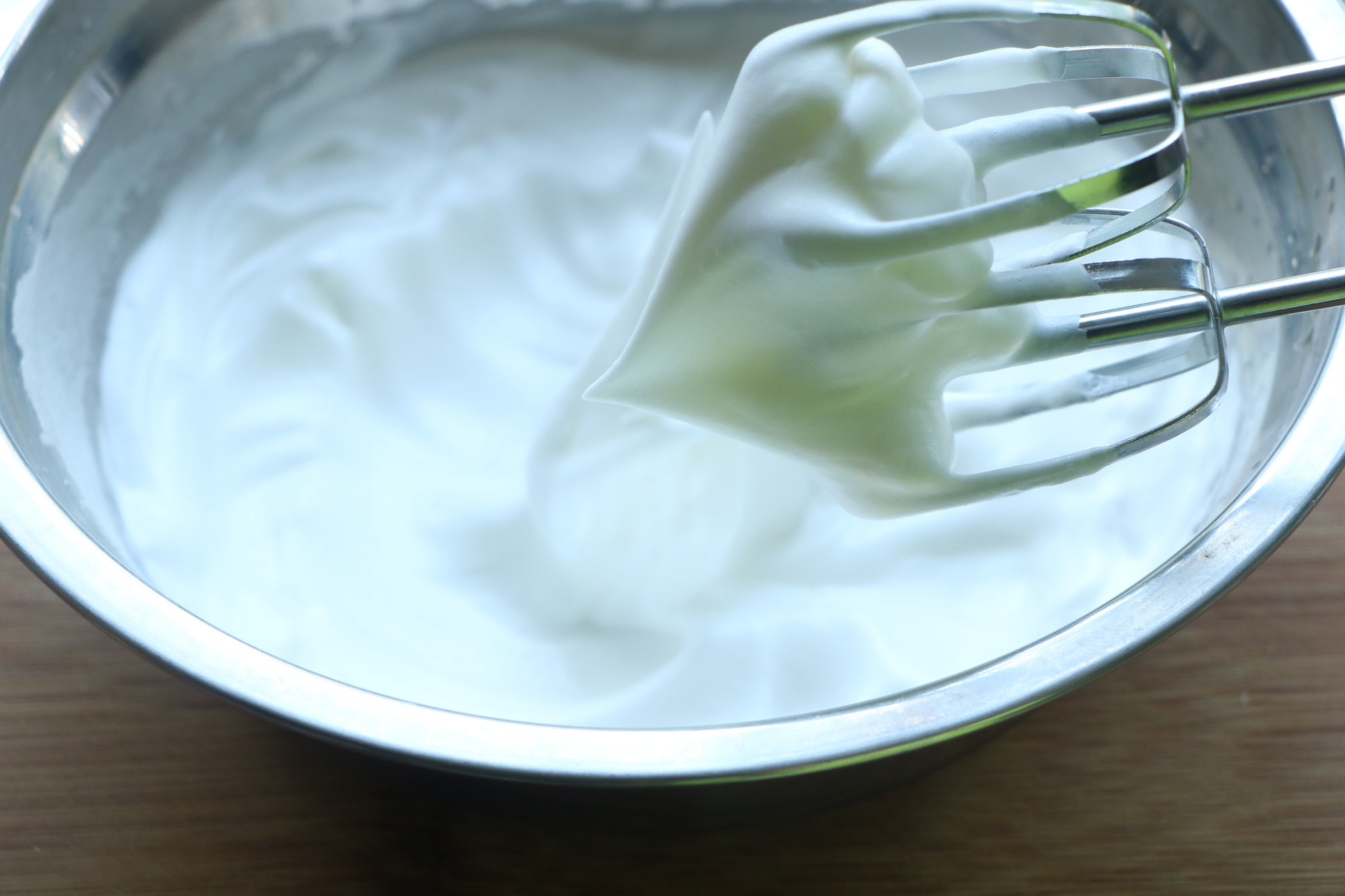 面粉和鸡蛋试试这样做，无油少糖，既当零食又当早餐，做法超简单