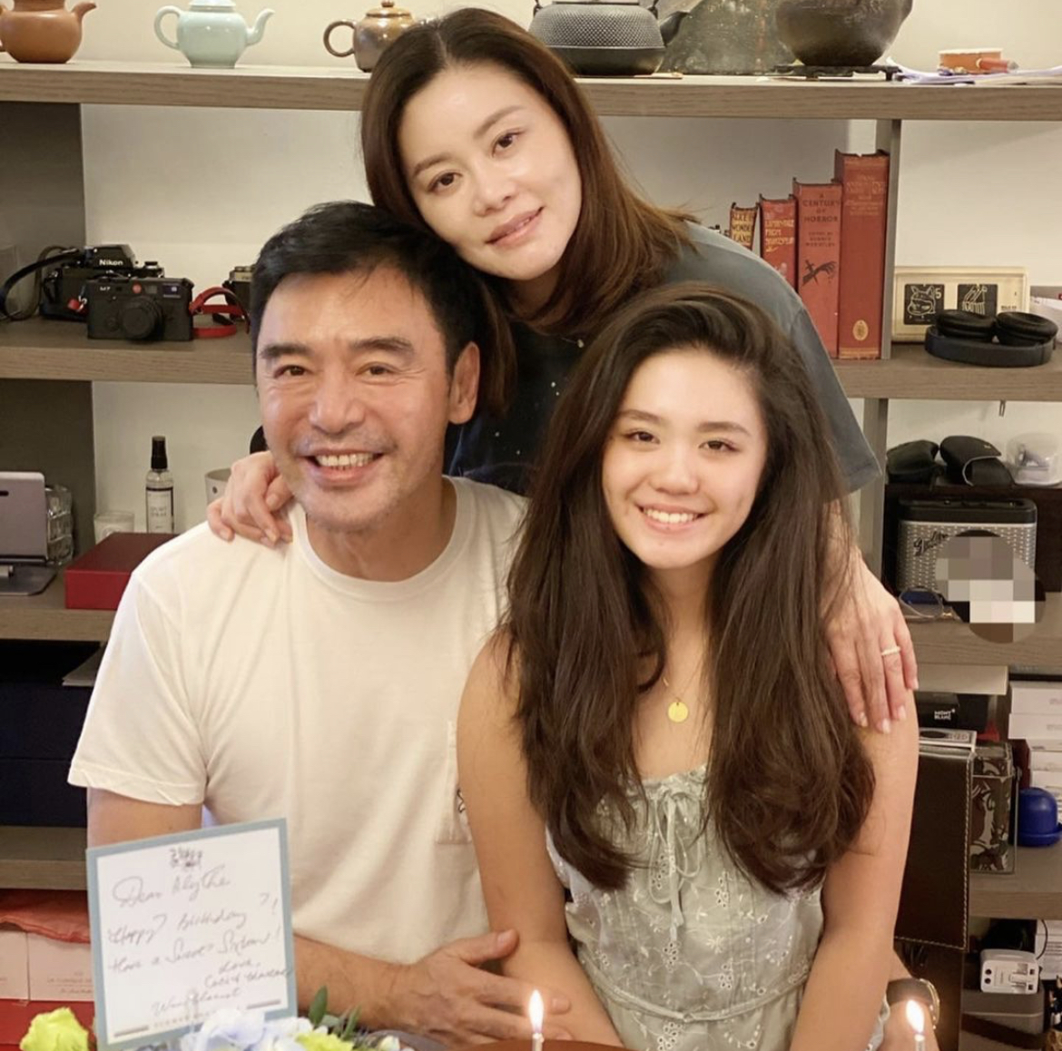 鐘鎮濤曬照慶68歲生日，范姜安排派對製造驚喜，仨女兒伴隨慶生