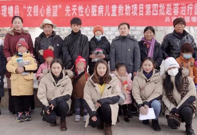 丁真热度让人眼红，春晚杂志邀约不断，团队筛选60个靠谱工作