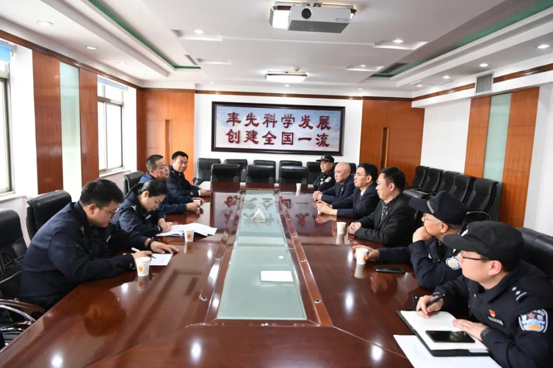 省、市法院考察指导城关法院“六专四室”建设工作