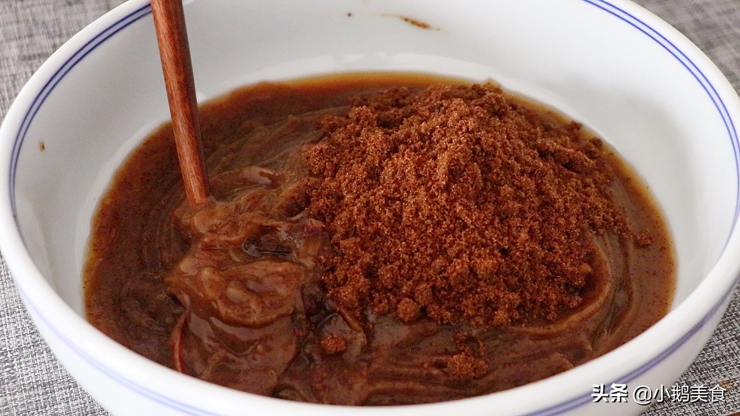 广式早点红枣糕，一拌一蒸2步搞定，冰凉香甜Q弹，夏天最爱它