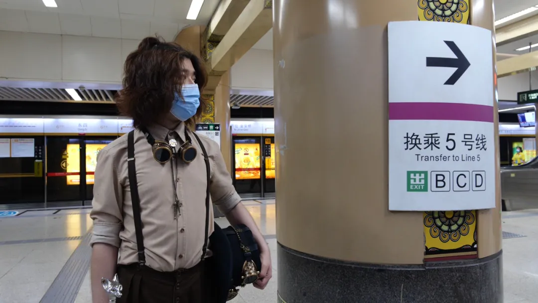 他在淘宝做“冷门”生意,年销15000单,环球影城也来剁手