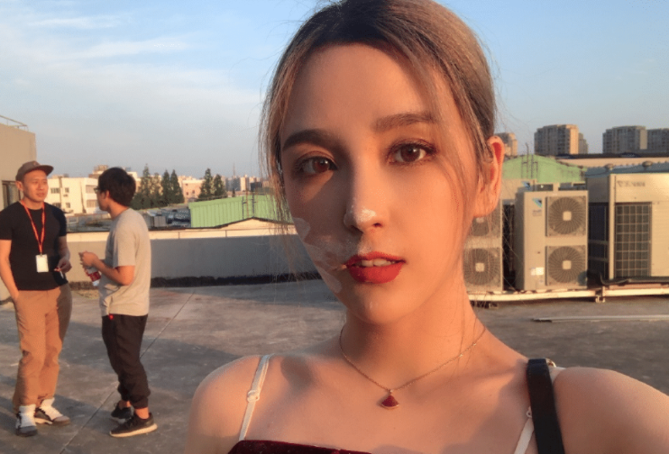 LOL元老级女解说近况如何？苏小妍心系WE，而她火了7年