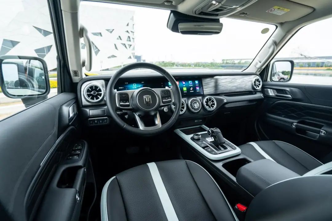 取消前后差速锁，换装智能四驱！抢先试驾坦克300城市版